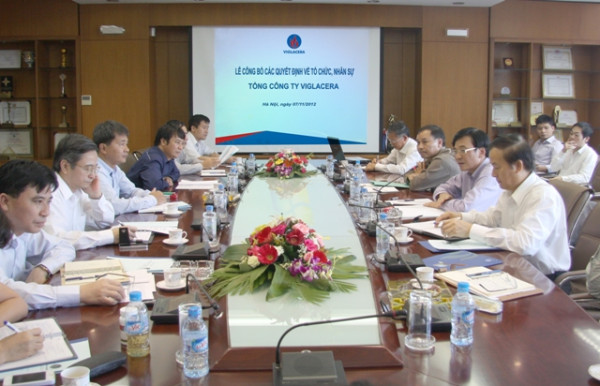 Bộ Xây dựng họp triển khai thực hiện Quyết định 1428/QĐ –TTg của Thủ tướng Chính phủ và nghe báo cáo tình hình thực hiện nhiệm vụ năm 2012 và dự kiến KH SXKD năm 2013 tại TCT Viglacera